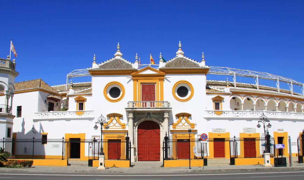 Hotel Maestranza Seville Exterior photo